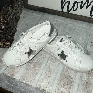 Brand new Vintage Havanas size 7